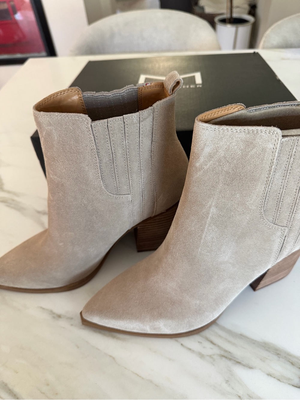 Marc Fisher LTD Oshay Light Gray Suede Ankle Boots Size 9.5M NIB